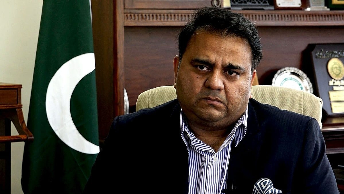 Fawad Chaudhry apologises to ECP in contempt case