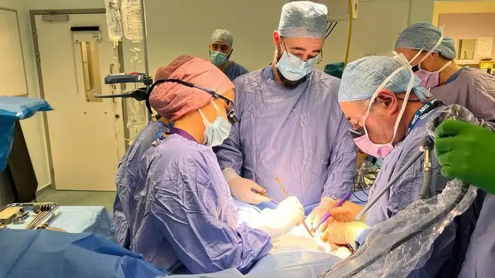 Sister donates womb in UK’s first successful transplant