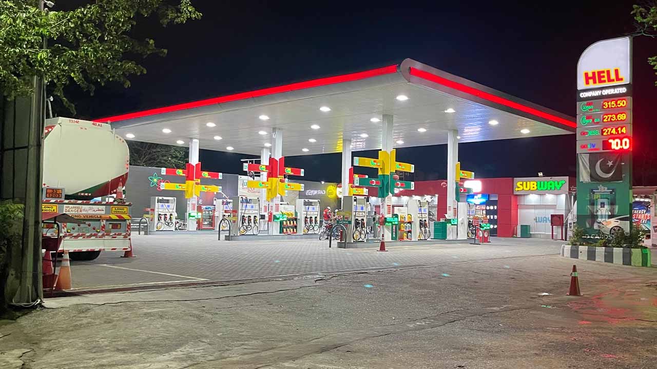 Petrol price increased by Rs17.50 to Rs290.45 per litre