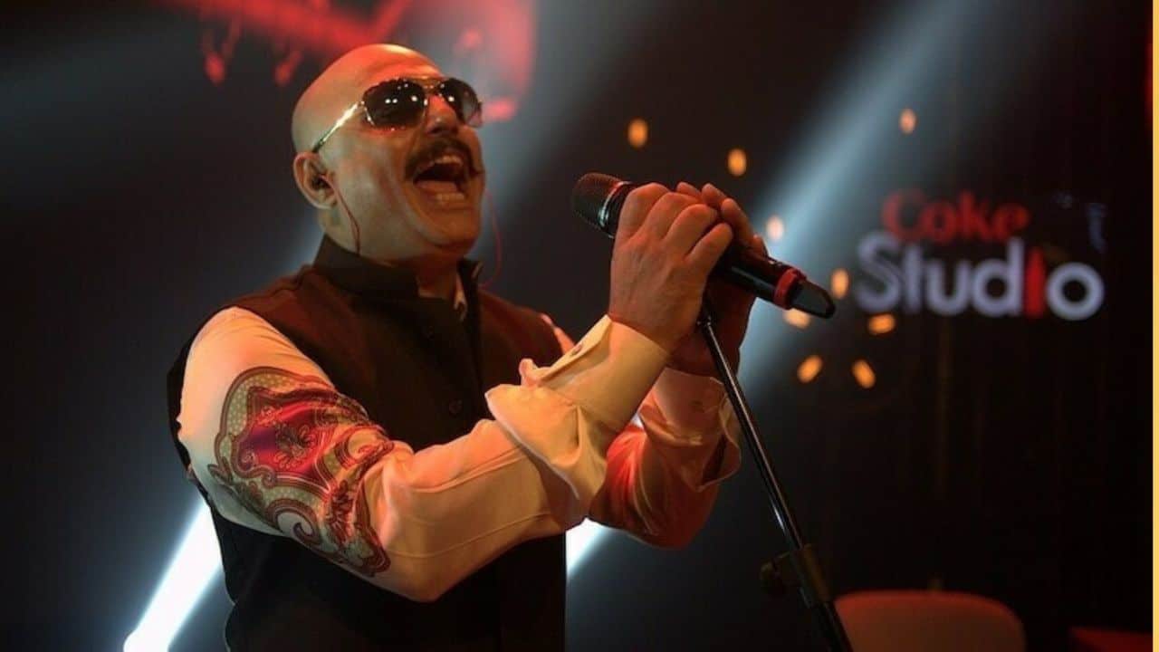 Female journalist shares details of sexist encounter with singer Ali Azmat