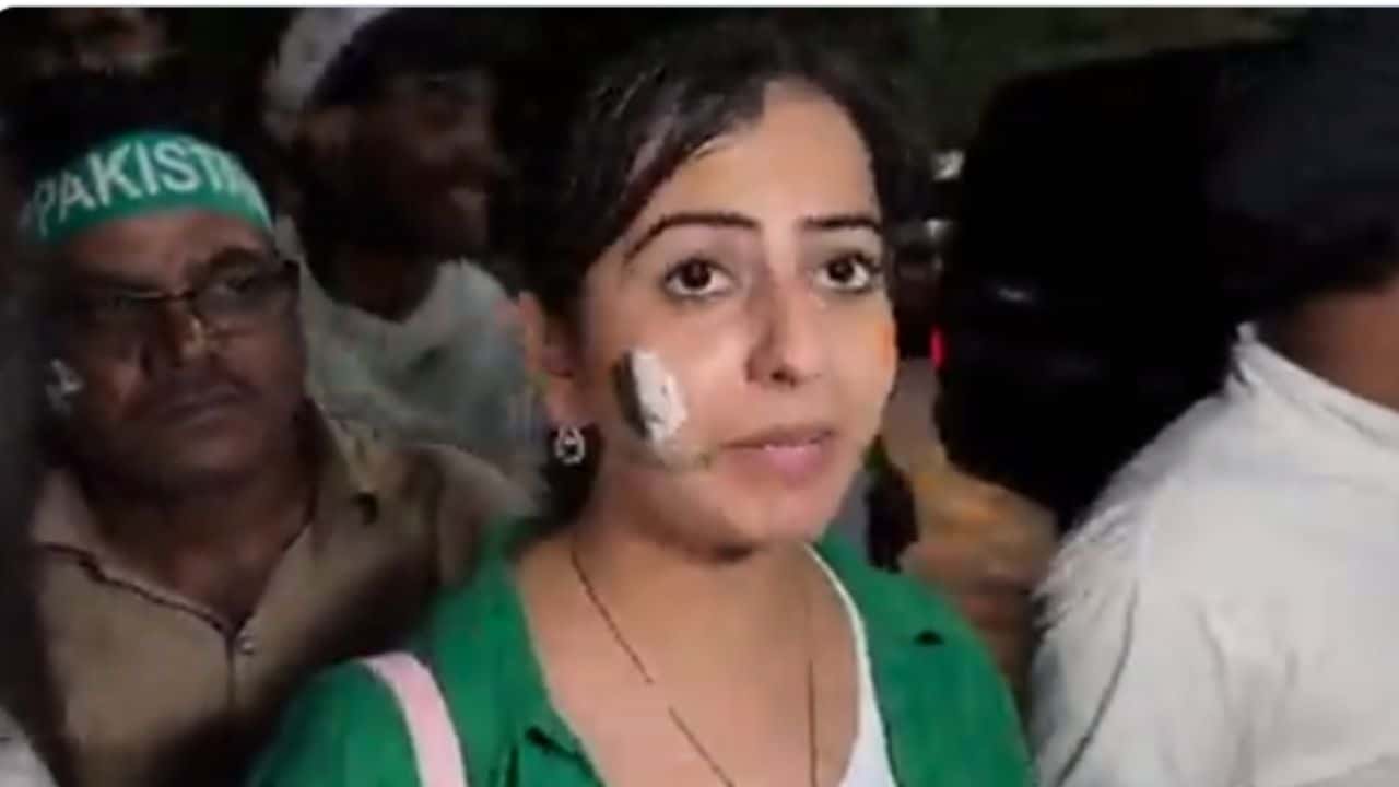 Fact check: Is the viral Virat Kohli fan Pakistani?