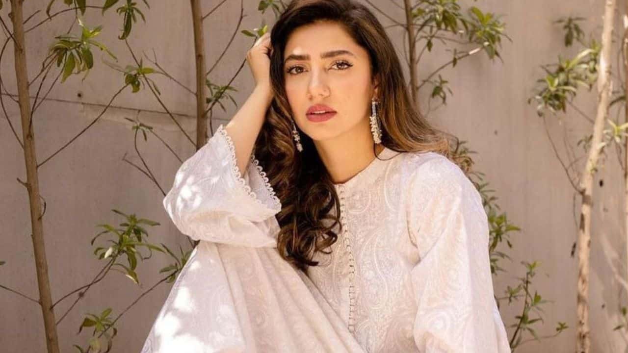 ‘Sit down’: Mahira Khan shuts accusations against her of not supporting Palestine