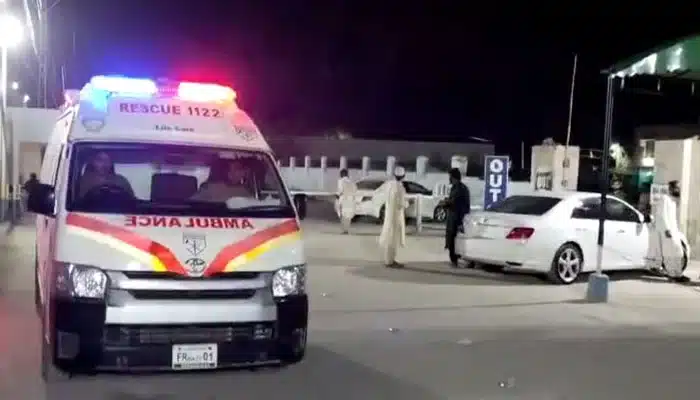 Two policemen martyred in suspected militants attack on oil company in Dera Ismail Khan