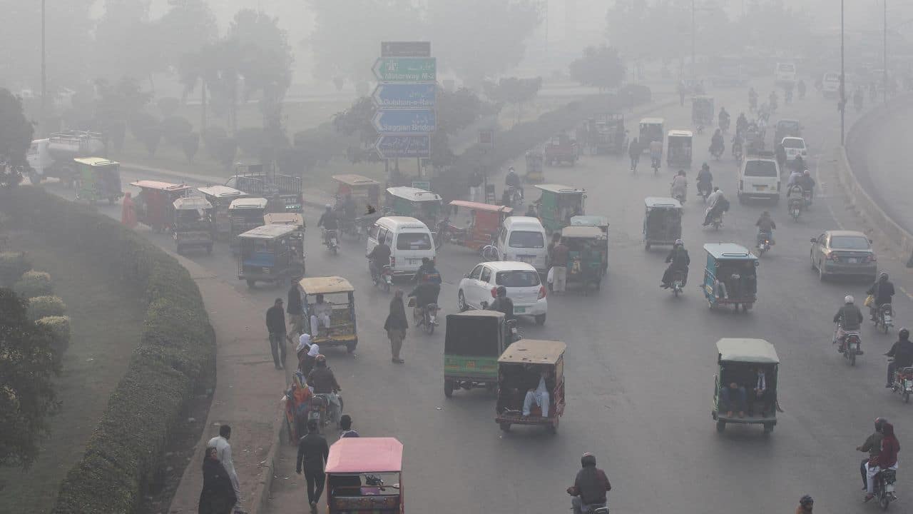 Saturdays off and artificial rains for Lahoris: Punjab Government