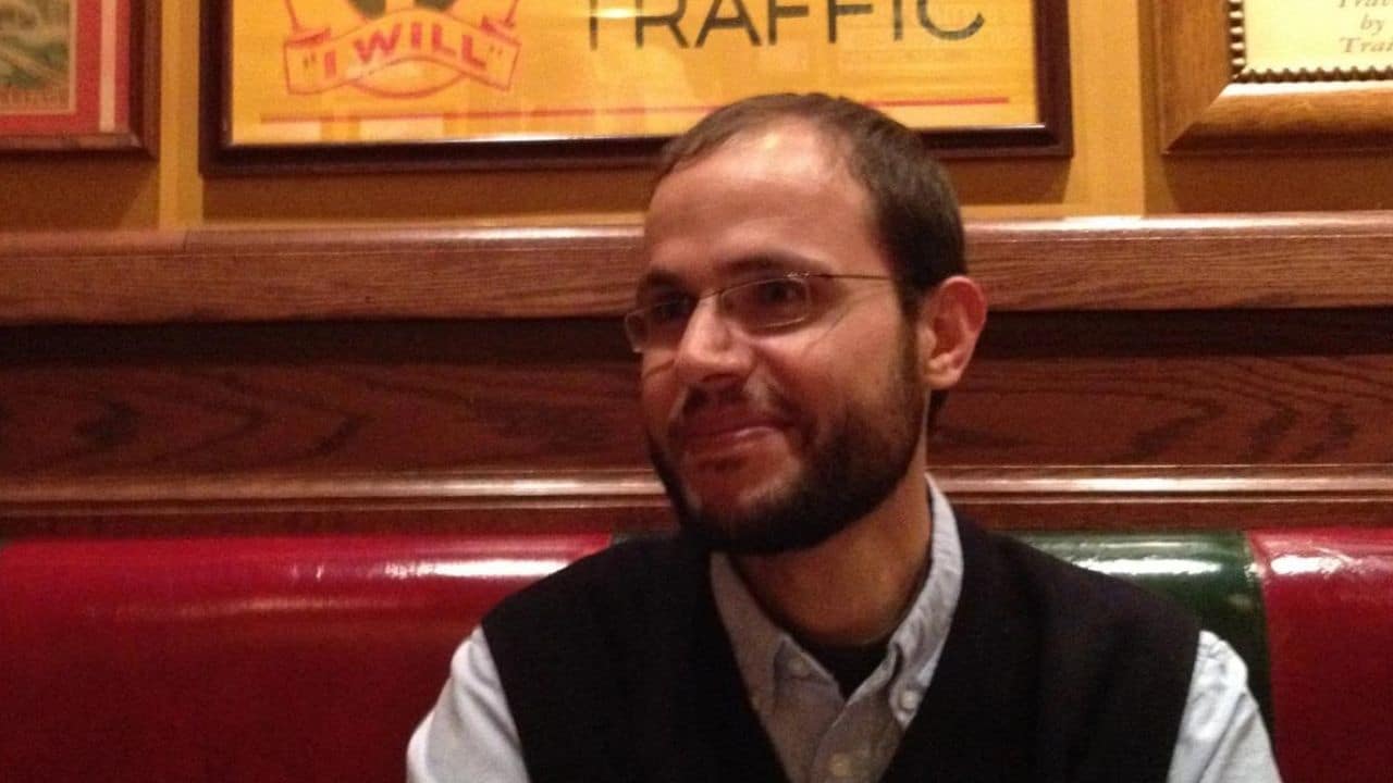 Palestinian poet Dr. Refaat Alareer killed in Israeli strike in Gaza