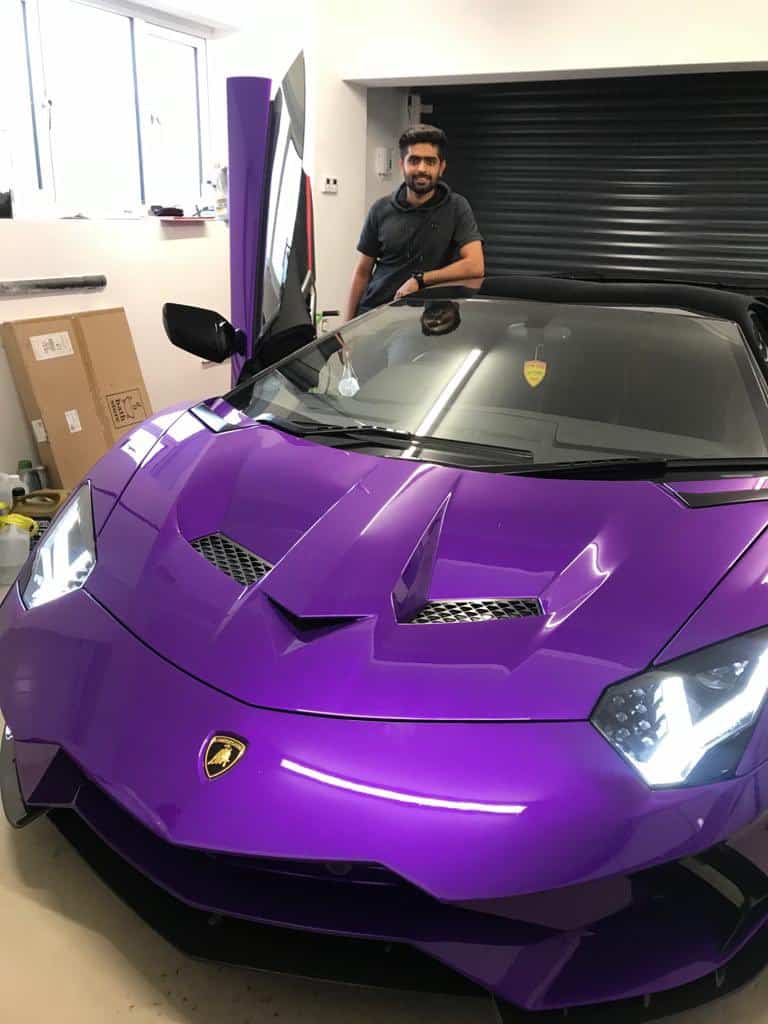 Lamborghini Aventador: 