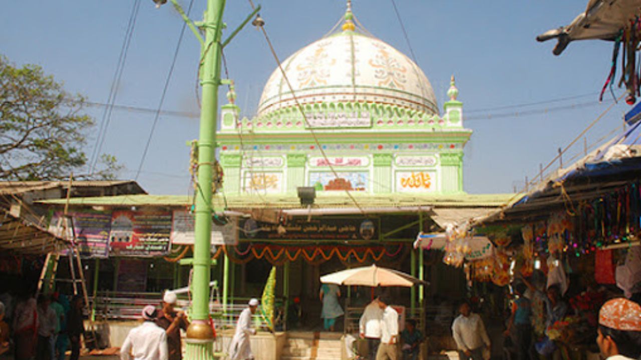 After Ayodhya, Hindutva leaders now targeting muslim dargah in Mumbai