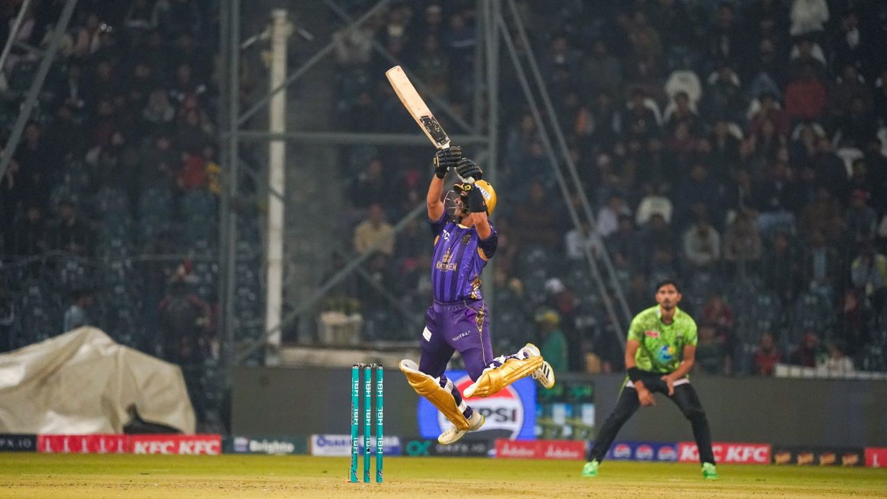 PSL 9: Quetta Gladiators defeats Lahore Qalandars by 5 wickets
