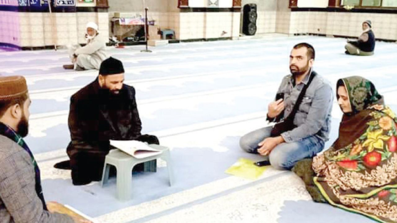 Indian Sikh woman marries Sialkot man after embracing Islam