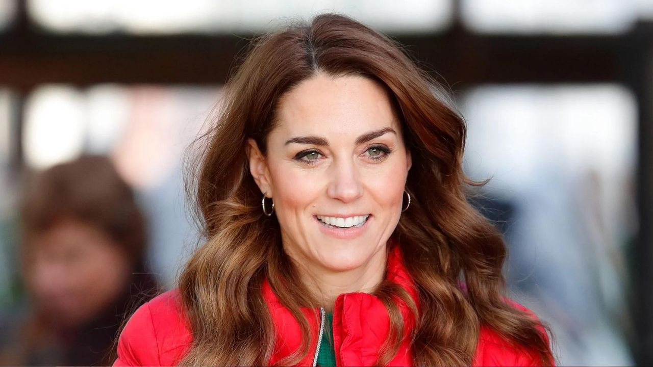 Kate Middleton appears in public, putting coma rumors to rest
