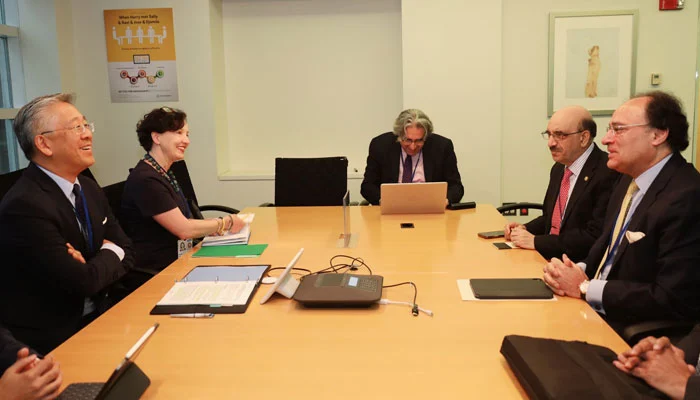 Finance Minister Aurangzeb meets Donald Lu in Washington DC