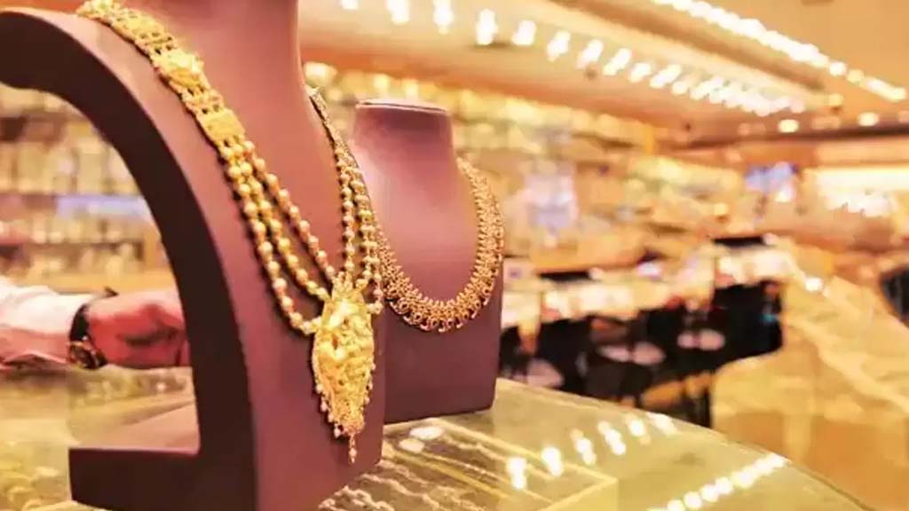 Gold price climbs to new record high of Rs275,500 per tola following Rs2,500 increase