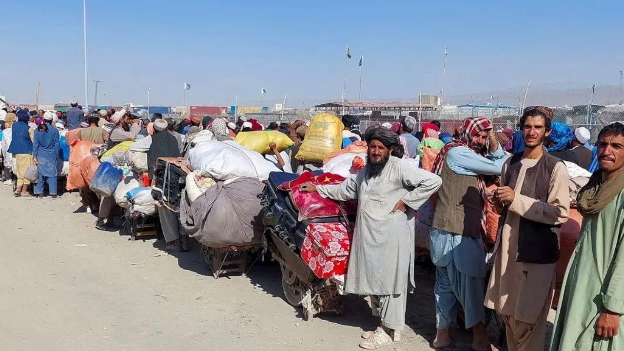 Illegal Afghan citizens banned from entering Peshawar during Eid, Muharram