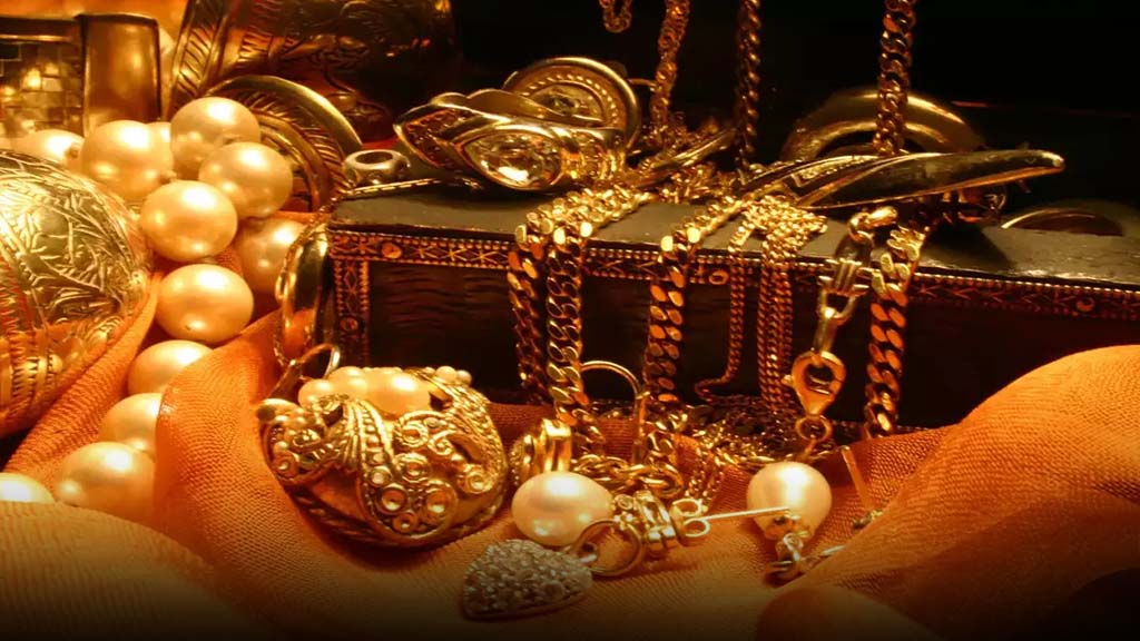 Gold rate hits Rs257,700 per tola following Rs1,200 single-day gain
