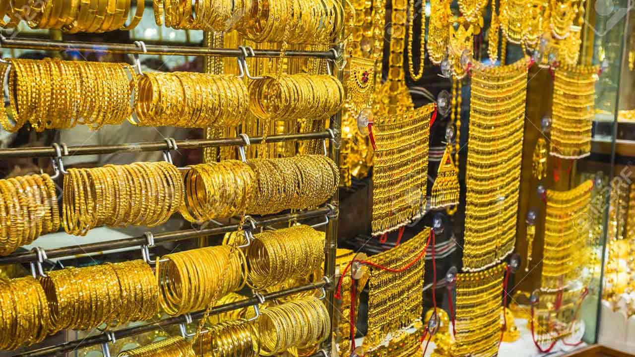 Gold price increases by Rs2,900 per tola to new record