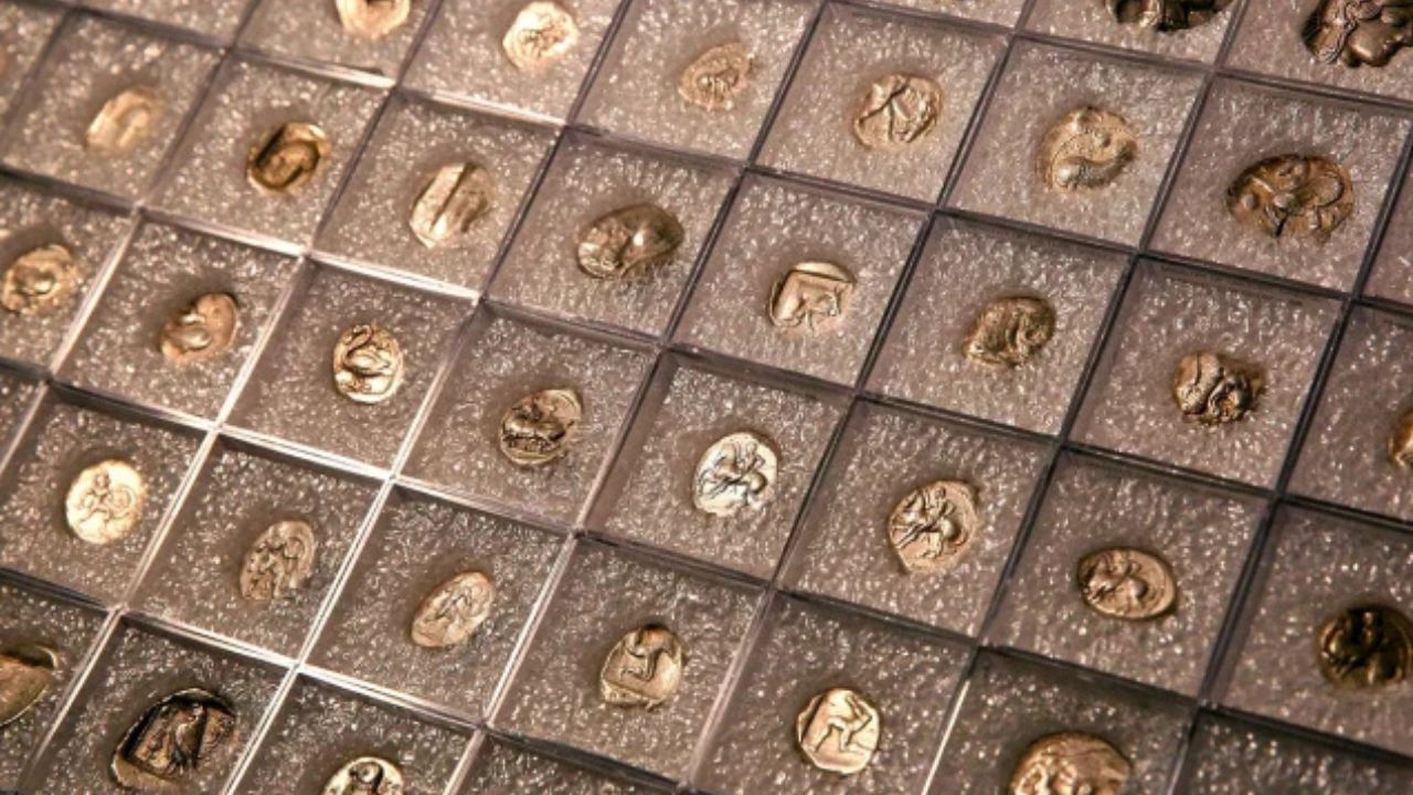 Greece returns stolen ancient coin hoard to Turkey