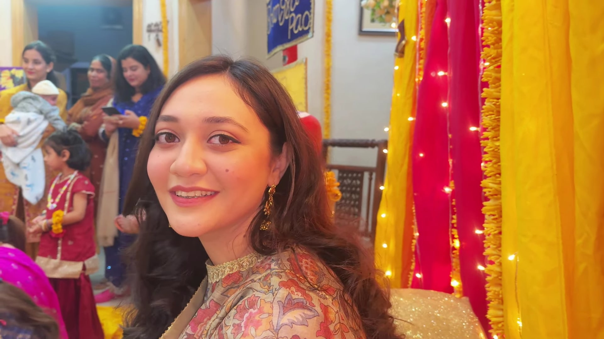 Rajab Butt & Wife First Dholki Pictures