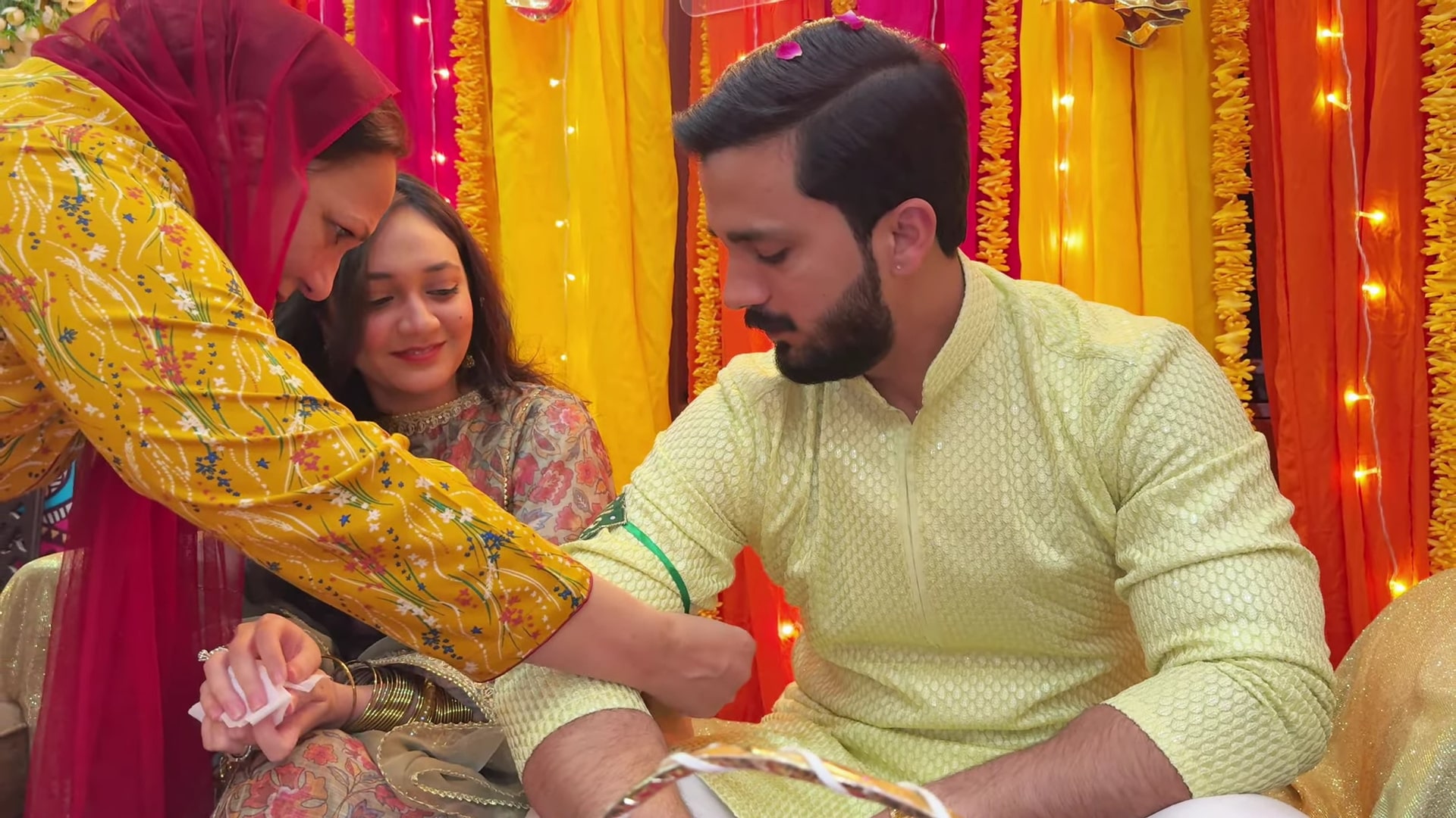 Rajab Butt & Wife First Dholki Pictures