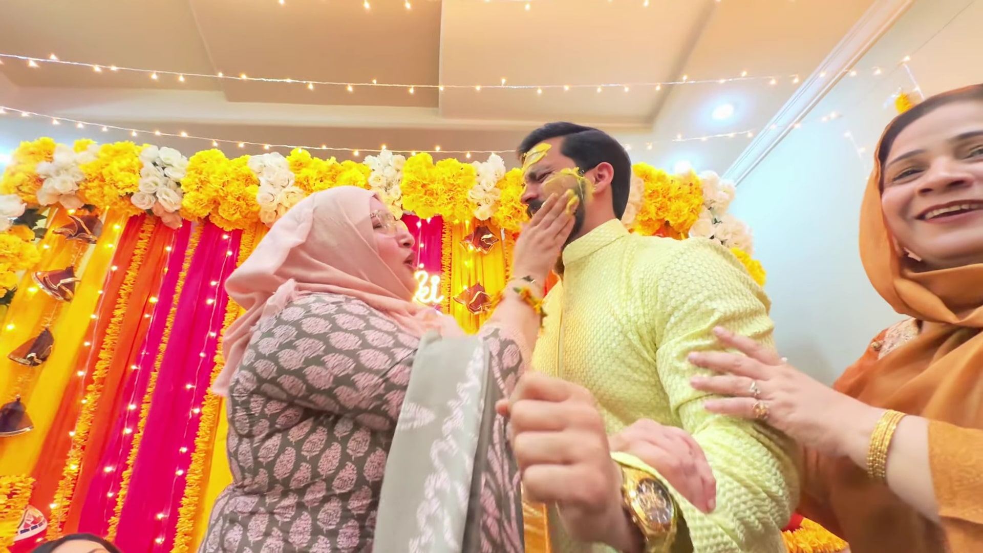 Rajab Butt & Wife First Dholki Pictures