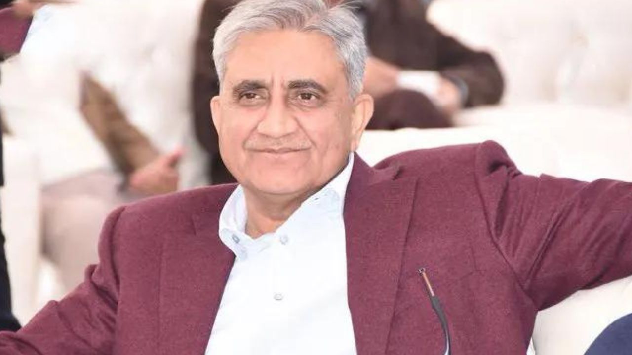 Faiz Hameed’s court martial: Gen (r) Bajwa to appear before court if summoned