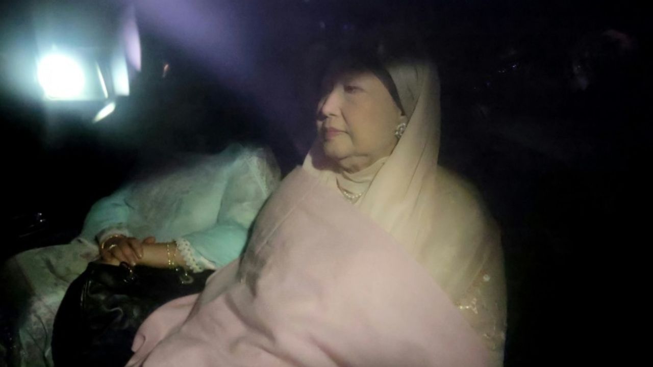 Ailing Bangladeshi ex-PM flown to London for treatment