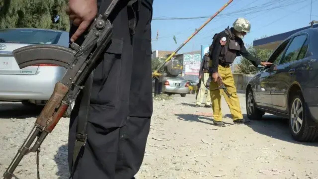 Eight Atomic Energy Commission officials rescued from militants