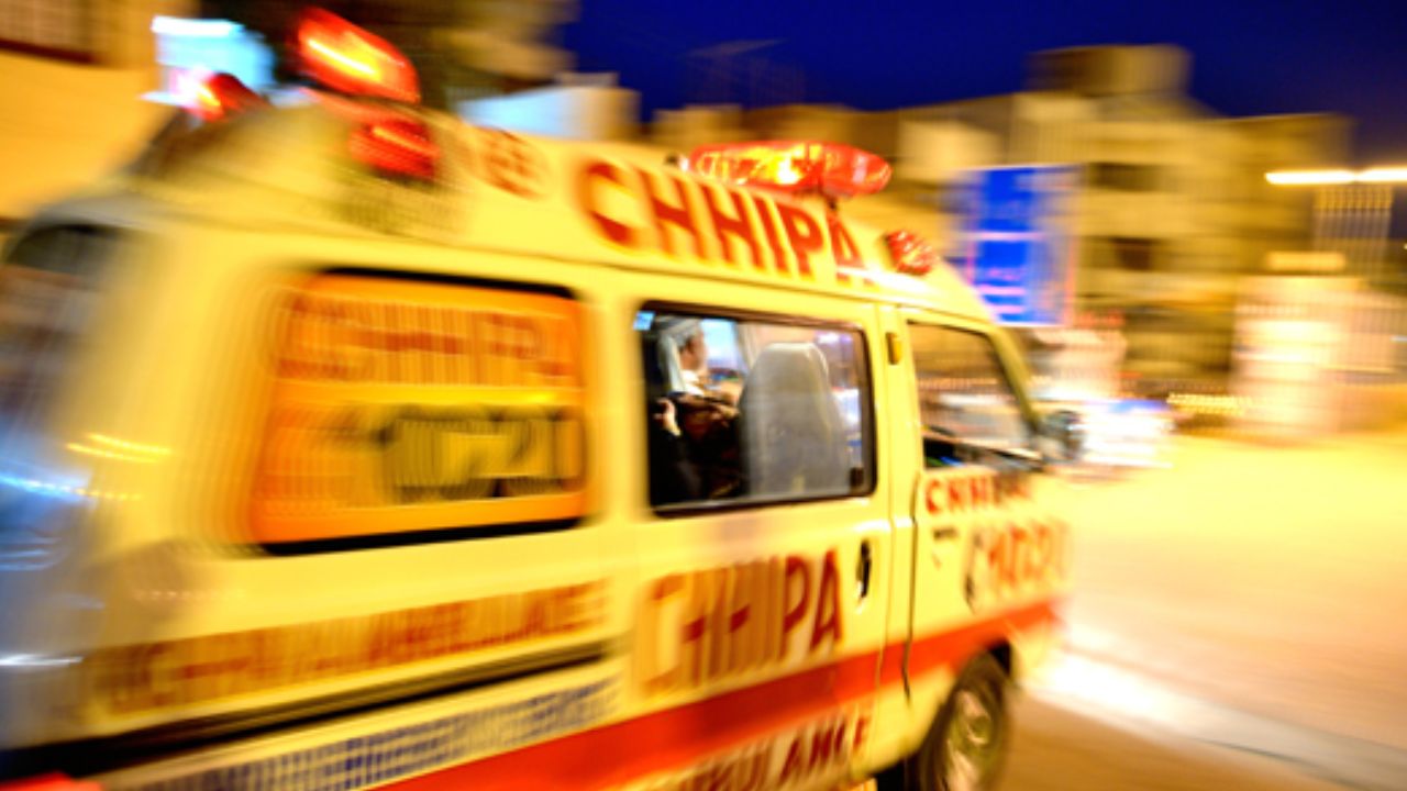 Teenaged girl dies after jumping from Karachi apartment building
