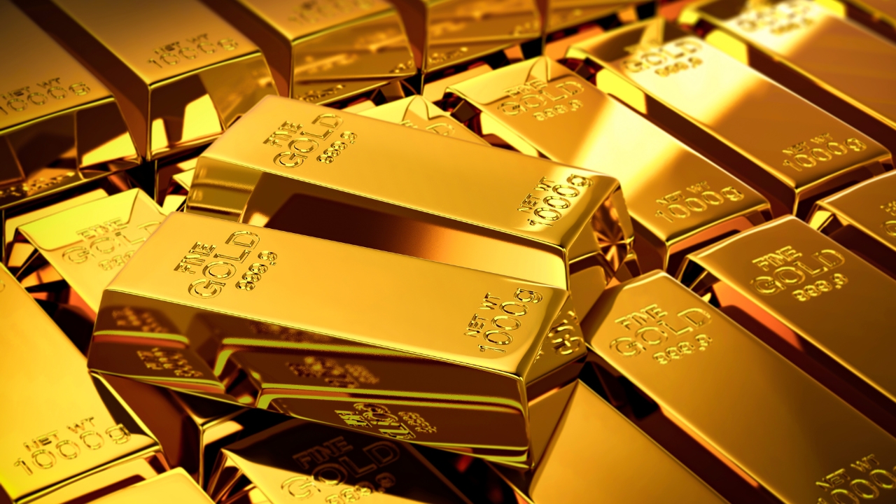 Gold soars to record high of Rs321,000 per tola