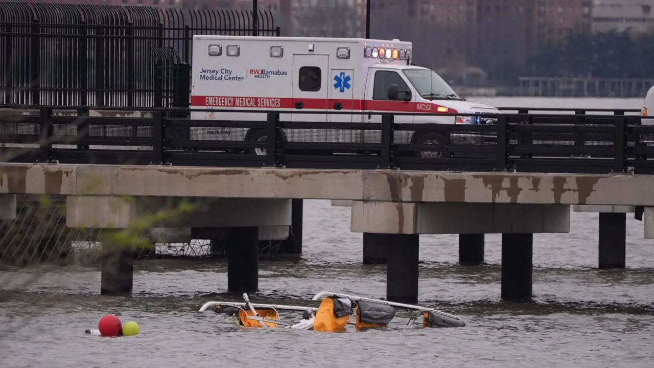 Tourist family, pilot killed in ‘tragic’ NY helicopter crash