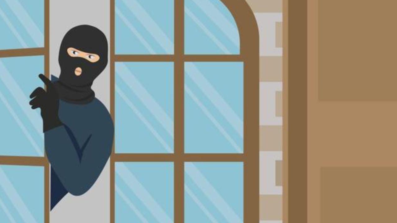 Robber tricks man with fake bomb, loots his home in Lahore