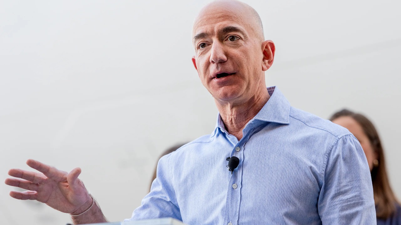 Trump Complains to Jeff Bezos Over Amazon’s Tariff Cost Display Plan: A Political Showdown