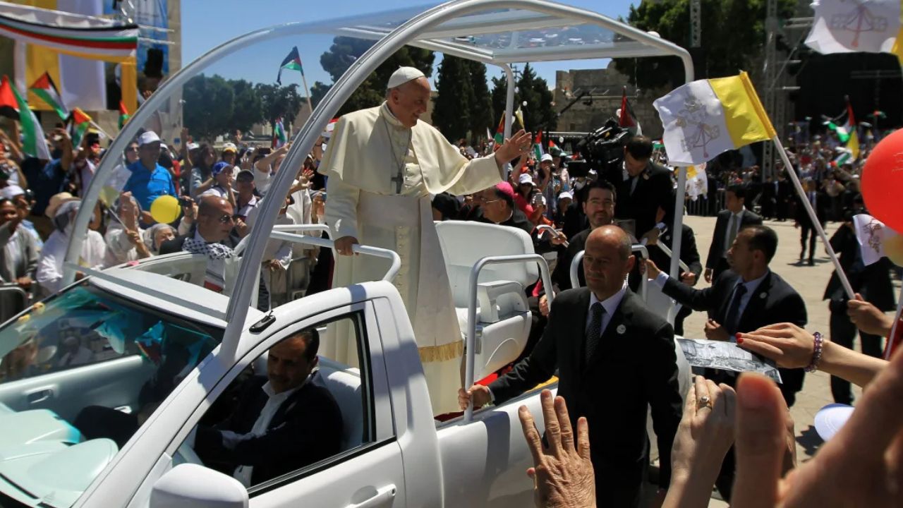 Pope Francis leaves one final gift for the children of Gaza