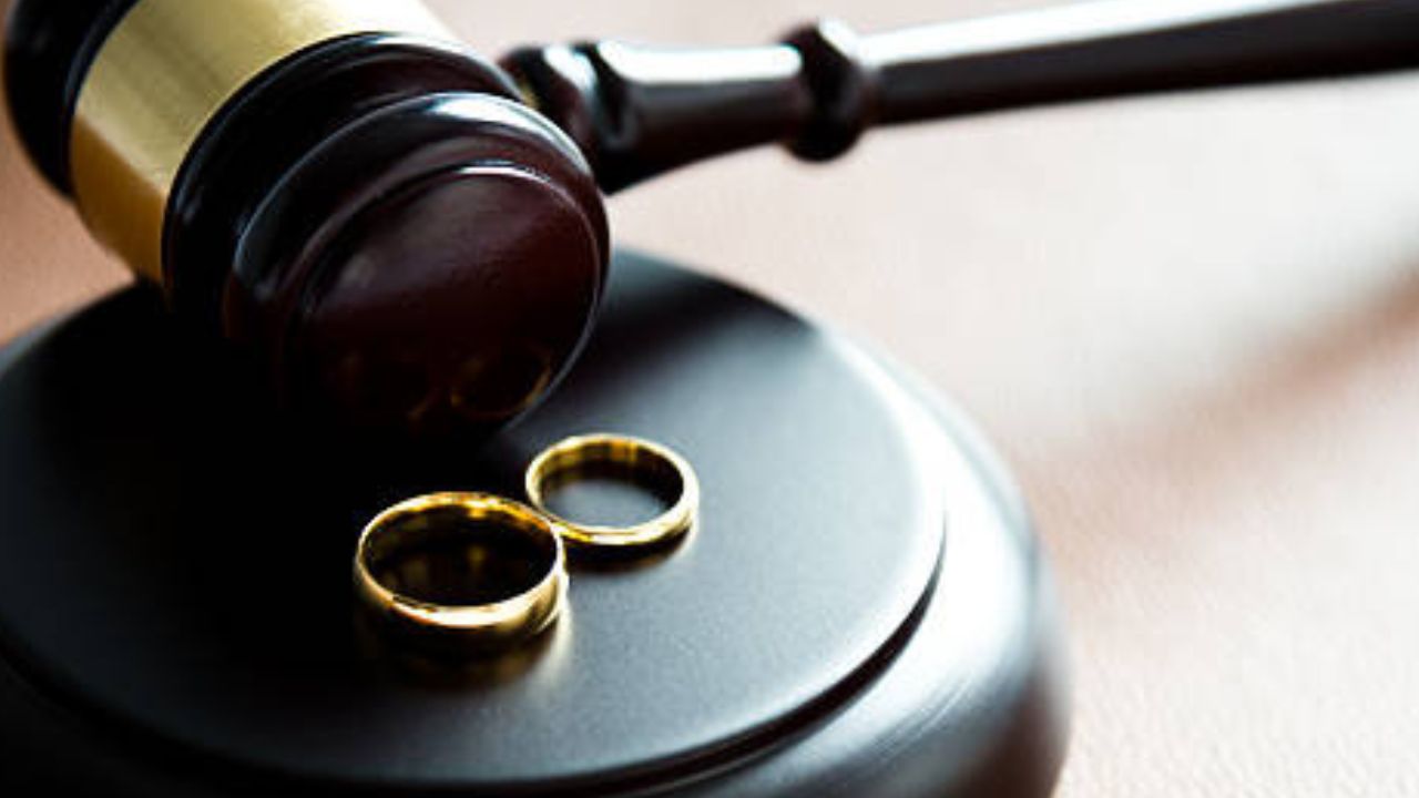 Indian Supreme Court sets free rapist after he proposes marriage to survivor in court