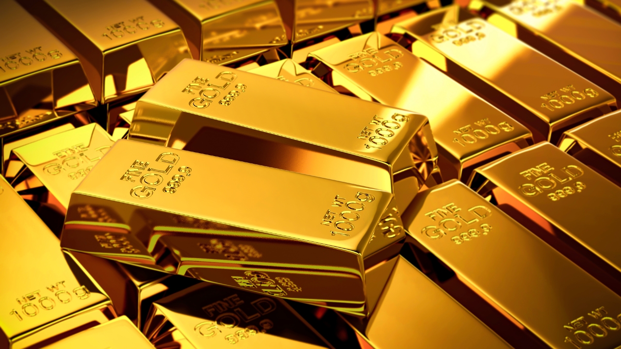Local gold prices record slight rise, global rates witness sharper hike
