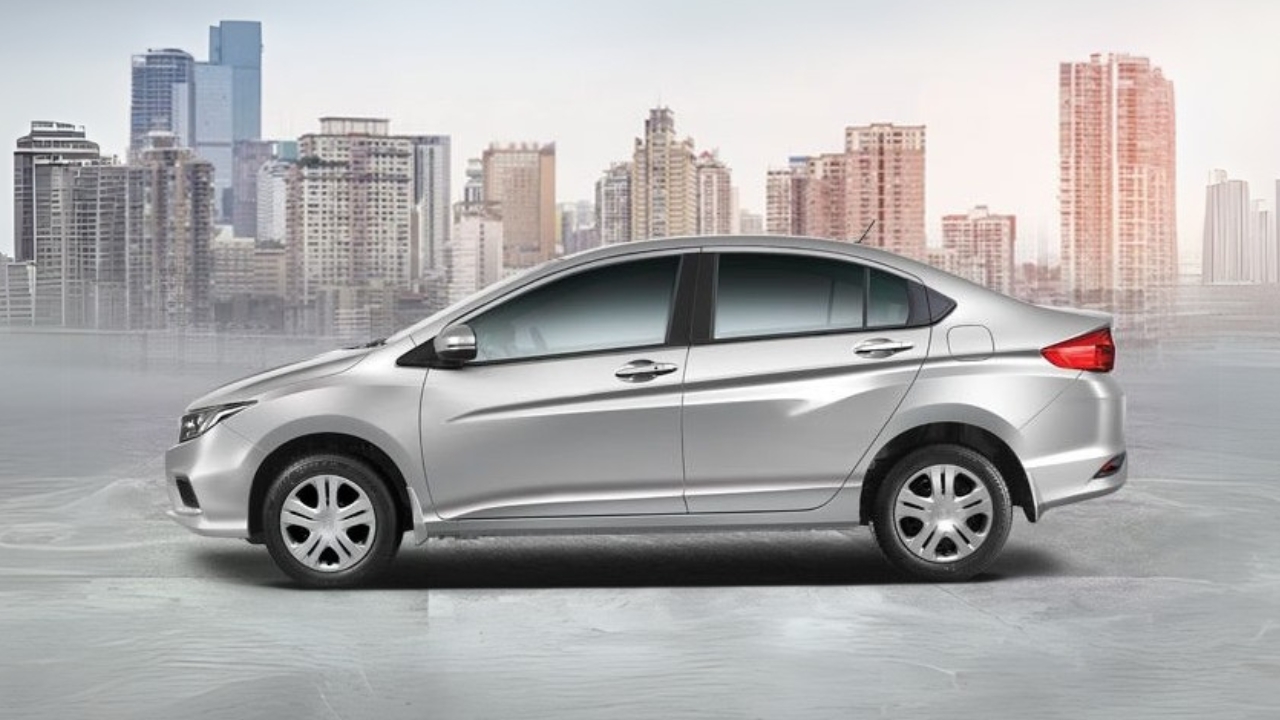 FBR begins distributing fleet of Honda City cars worth Rs6 billion