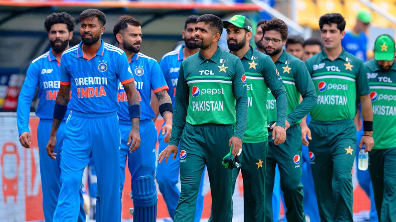 Pakistani, Indian cricketers unite in one team