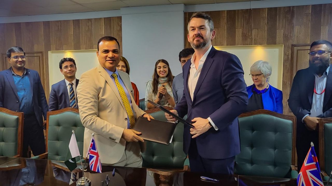 British Council, Sindh govt collab to transform English teaching for 30,000 public school teachers