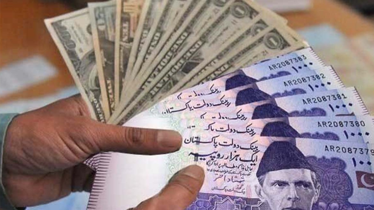 FACT CHECK: Is Pakistan heading towards a currency crisis?