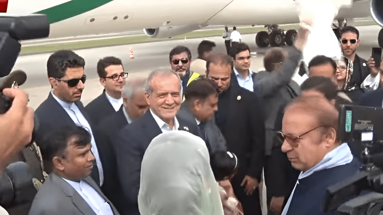 Iranian president lands in Pakistan, looks to boost bilateral trade volume to $10 billion
