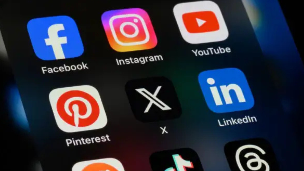 Pakistan removes over 500 social media accounts linked to banned groups