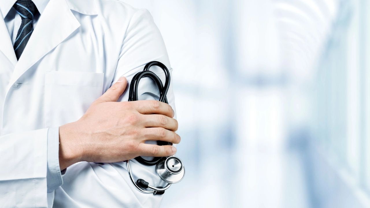 Pakistani-origin doctor abandoned patient mid-operation to have sex with nurse in UK