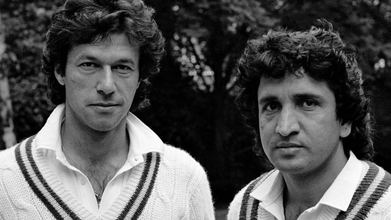 Imran Khan wrote THIS legendary cricketer’s name on a pillow, punched it hard after India loss
