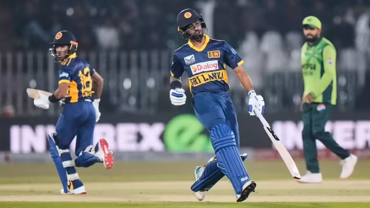 Pakistan opt to bowl first in second ODI against Sri Lanka