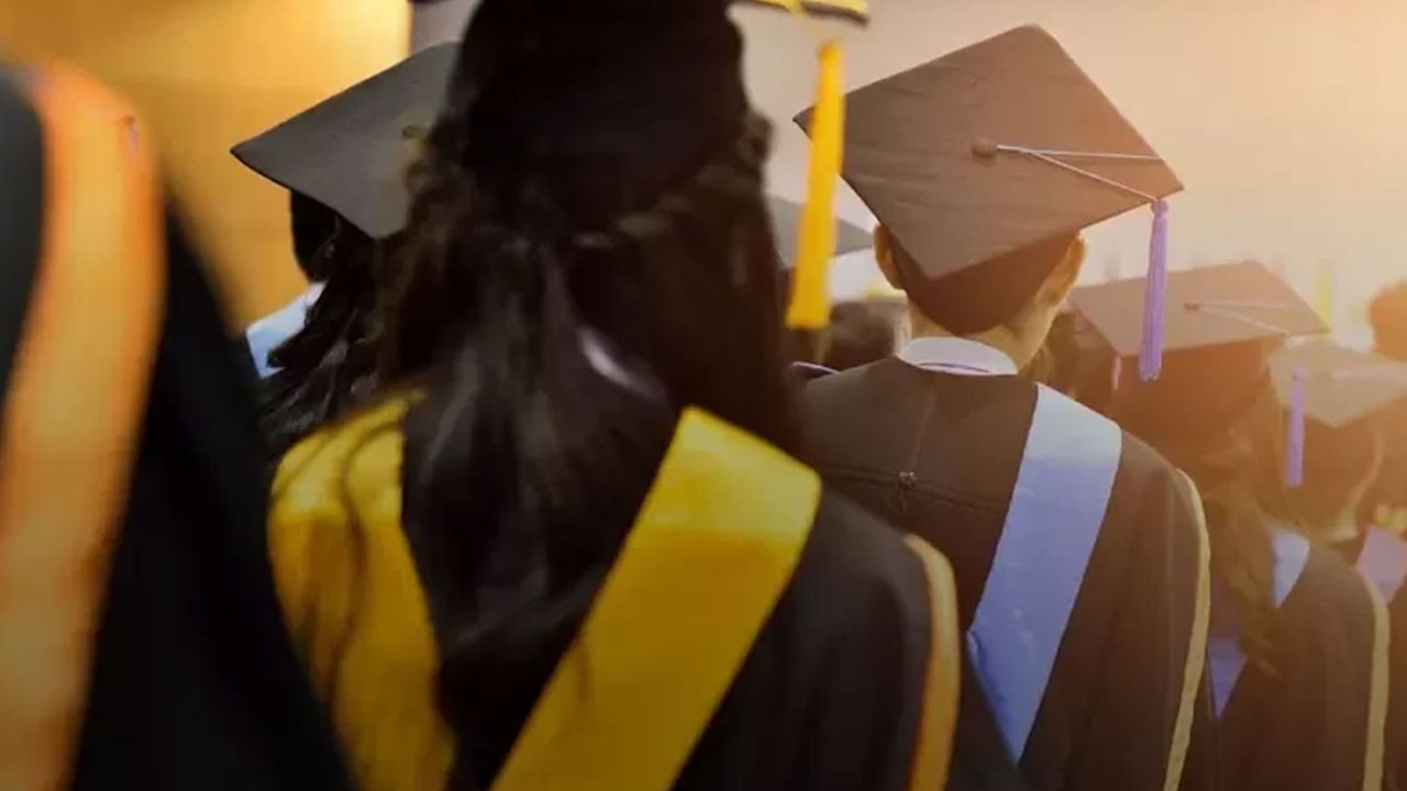 Pakistani students face UK admission freeze