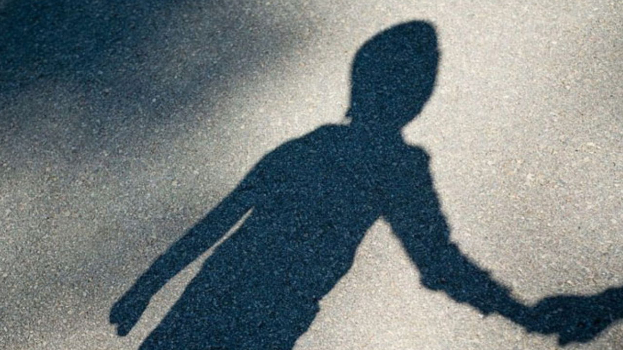 Two women held for smuggling abducted children to other provinces