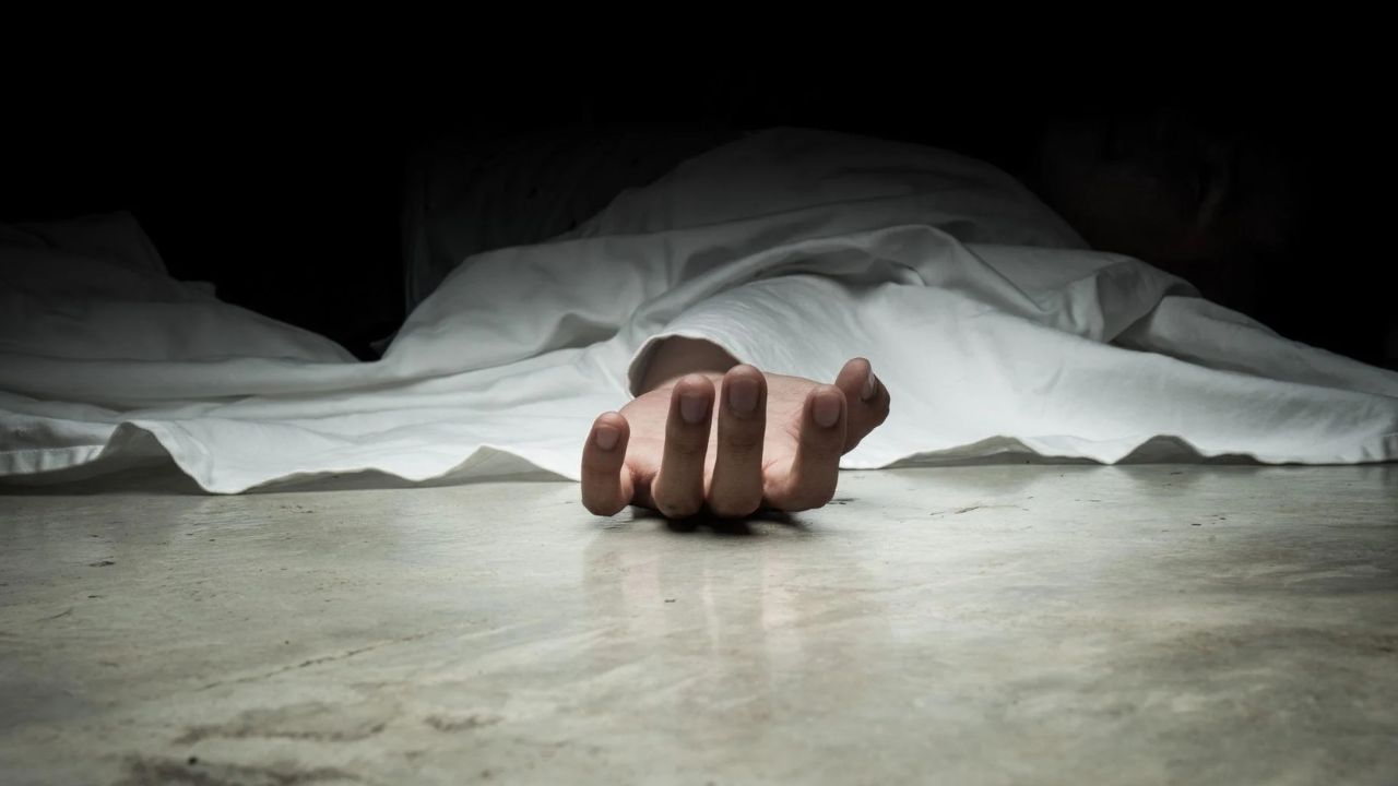 Father, son confess to killing three women found dead in Karachi flat