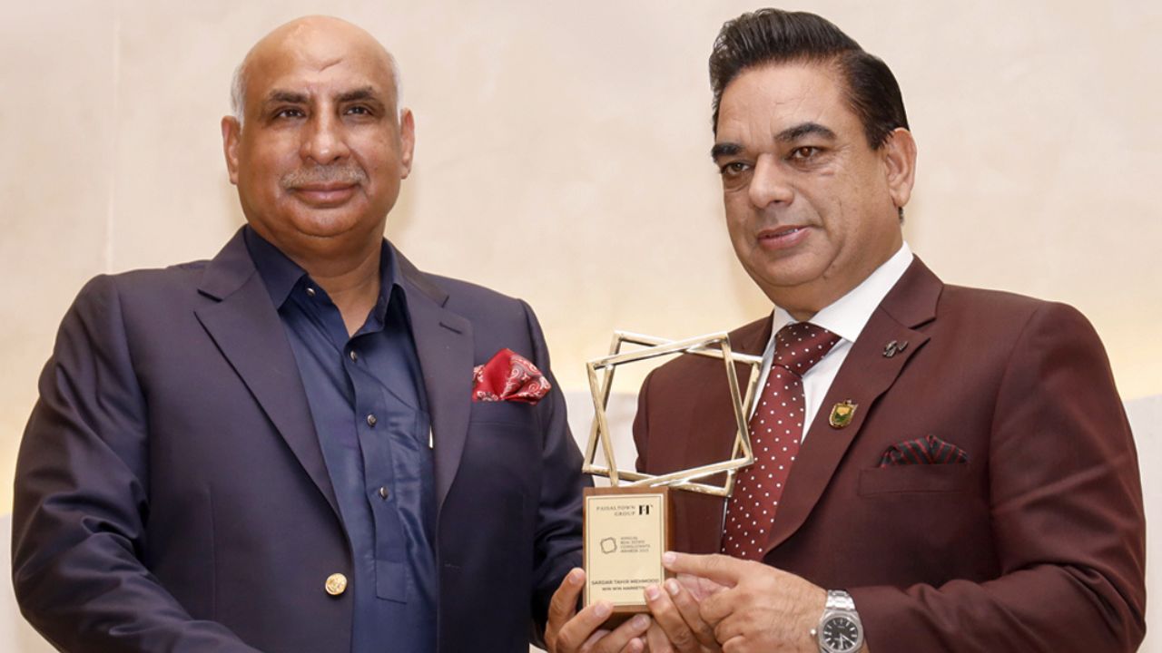 Win Win Marketing wins Pakistan’s #1 real estate marketing company and best seller till 2025 award by Faisal Town Group