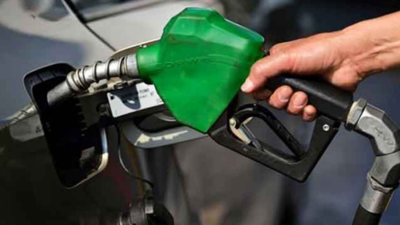 Govt announces major reduction in kerosene, diesel prices