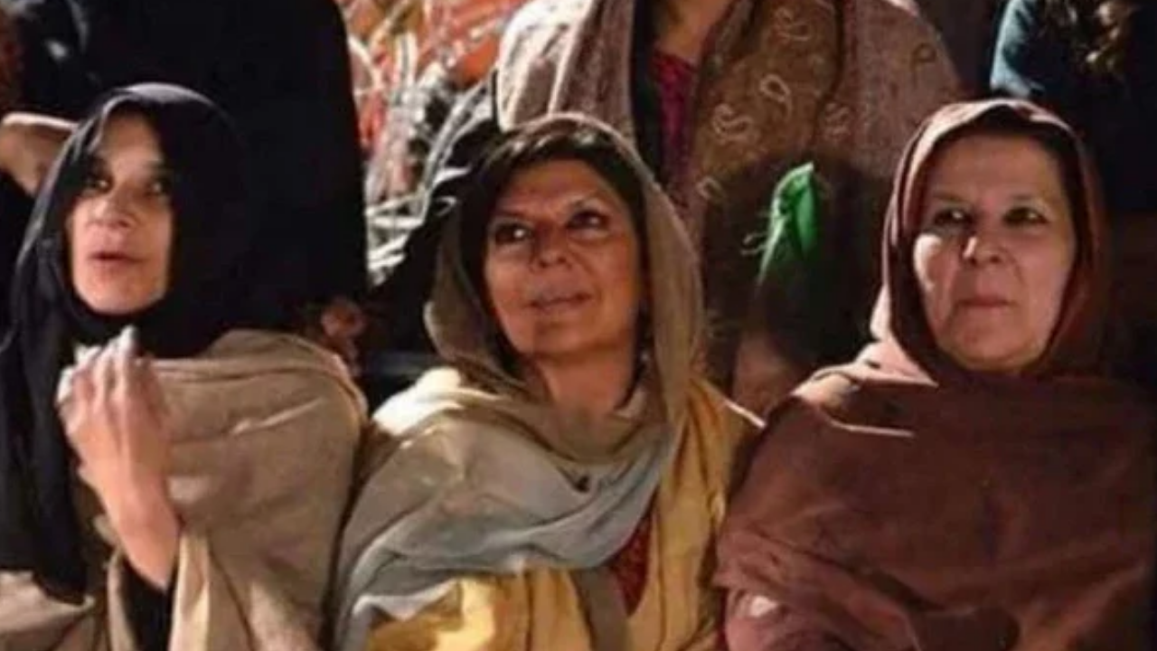 Imran Khan’s sisters, PTI leaders booked in terrorism case after protest outside Adiala Jail