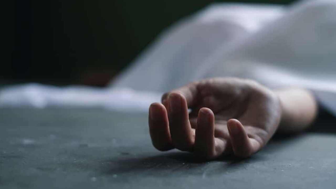 Mother, three children found hanging in Karachi’s Sohrab Goth
